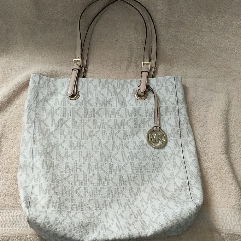 Michael Kors tote looks new-last price drop